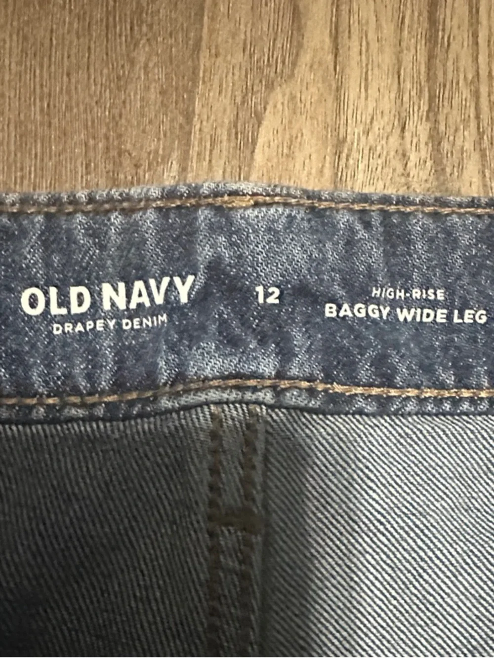 Old Navy High-Rise Baggy Wide Leg Jeans in Medium Blue. - Picture 2 of 11